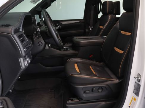 Used 2024 GMC Yukon AT4 w/ Technology Package AWD/4WD image 18