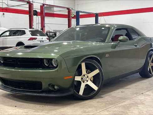 Used 2019 Dodge Challenger R/T Scat Pack w/ Stars & Stripes Edition image 36