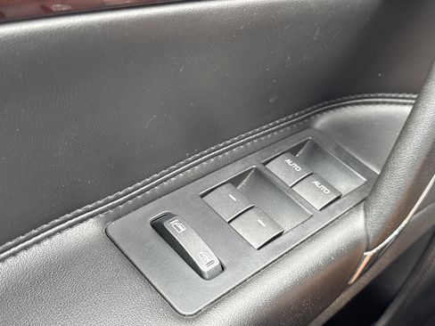 Used 2010 Lincoln MKZ FWD image 19