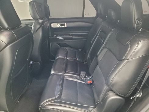 Used 2020 Ford Explorer ST w/ ST Street Pack image 18