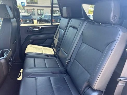 Used 2025 Chevrolet Tahoe Z71 AWD/4WD image 33