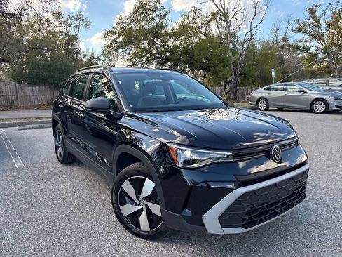 Used 2025 Volkswagen Taos S AWD/4WD image 4