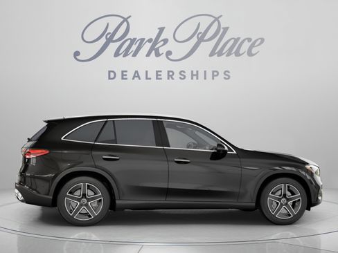 Used 2026 Mercedes-Benz GLC 300 4MATIC image 25