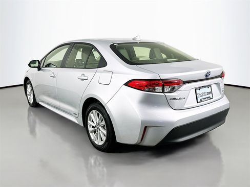 Used 2024 Toyota Corolla LE w/ LE Convenience Package image 5