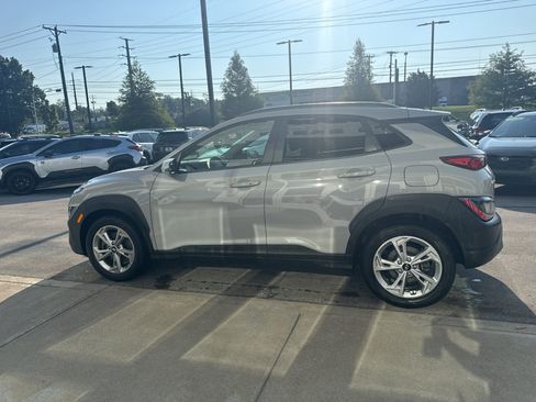 Used 2023 Hyundai Kona SEL AWD/4WD image 6