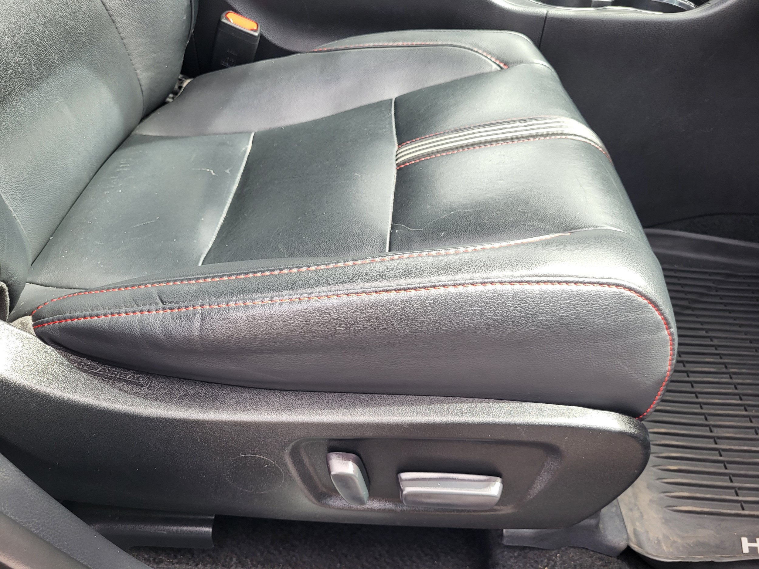 Used 2019 Toyota Highlander SE AWD/4WD image 18