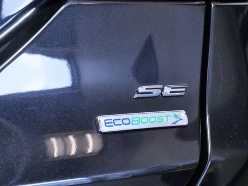 Used 2014 Ford Fusion SE w/ Equipment Group 202A FWD image 9
