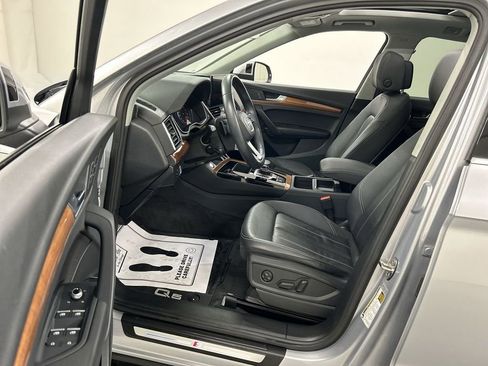 Used 2022 Audi Q5 2.0T Premium w/ Convenience Package image 9