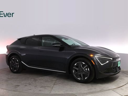 Used 2025 Kia EV6 Light RWD image 14
