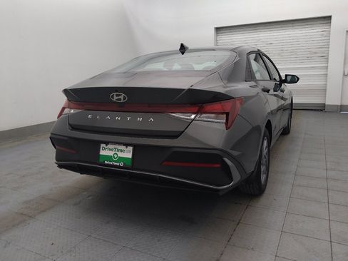 Used 2024 Hyundai Elantra SEL image 7