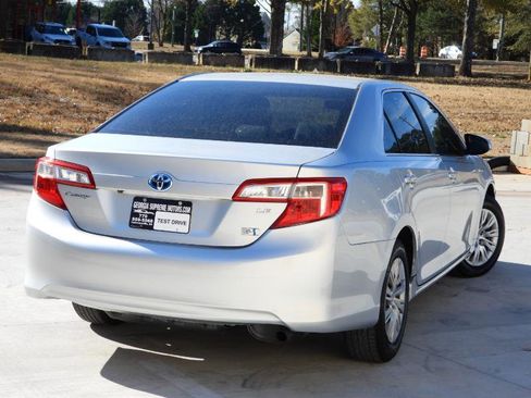 Used 2014 Toyota Camry LE image 4