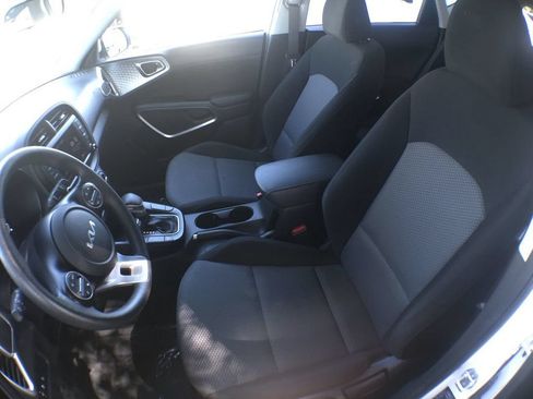 Used 2024 Kia Soul LX w/ Option Group 015 FWD image 14