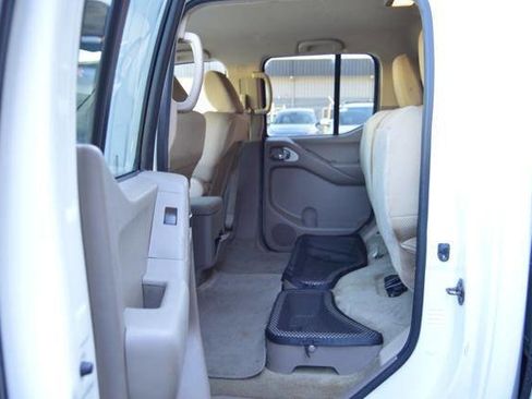 Used 2014 Nissan Frontier SV w/ SV Value Truck Package image 14