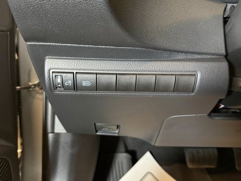 Used 2020 Toyota Corolla SE image 17