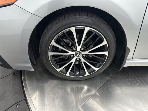 Used 2022 Toyota Camry SE image 30