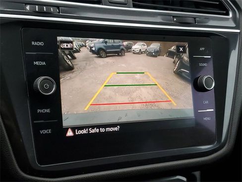 Used 2021 Volkswagen Tiguan SEL image 19