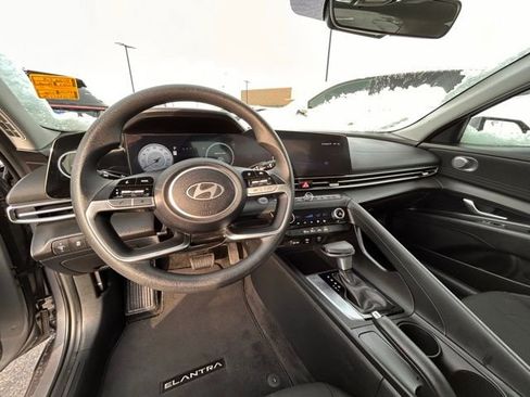 Used 2024 Hyundai Elantra SEL image 22