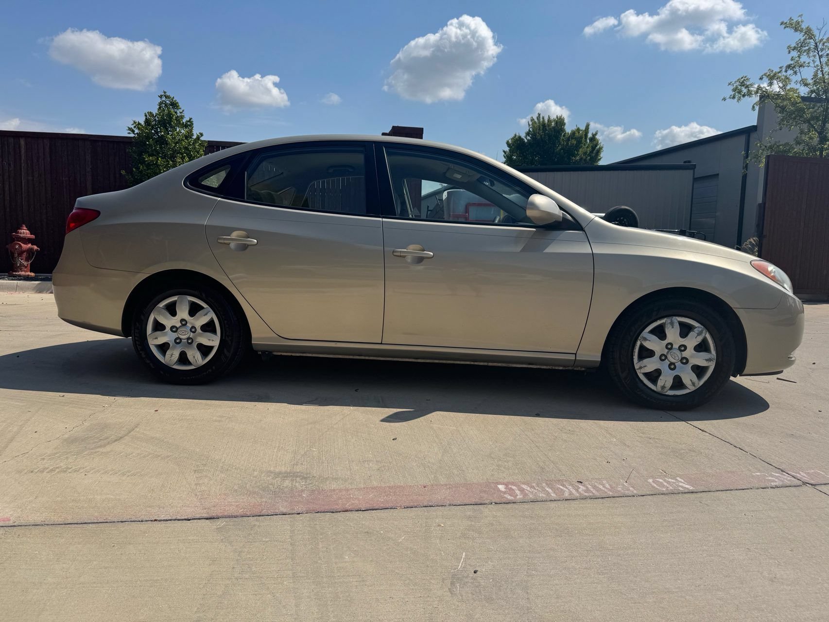 Used 2009 Hyundai Elantra GLS FWD image 2