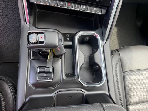 Used 2022 GMC Sierra 1500 Denali AWD/4WD image 39