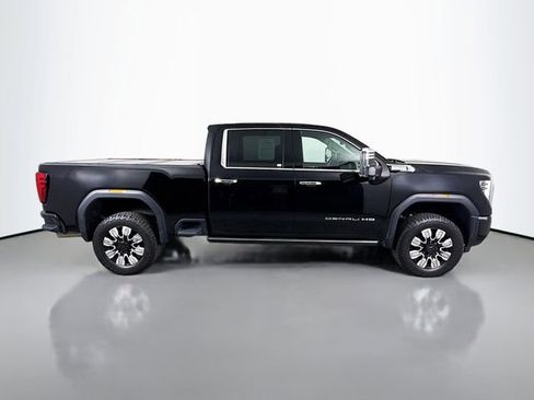 Used 2024 GMC Sierra 3500 Denali w/ Denali Reserve Package image 10