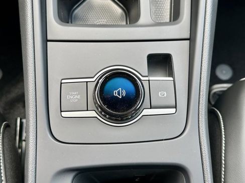 New 2025 Volkswagen Tiguan SE image 26