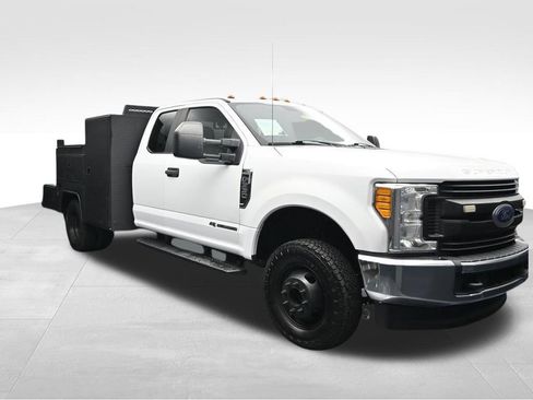 Used 2017 Ford F350 XL w/ Power Equipment Group AWD/4WD image 7