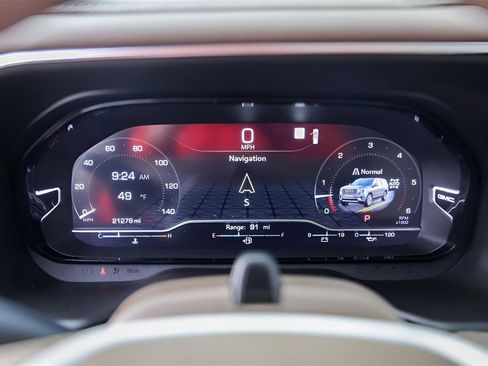 Used 2023 GMC Yukon Denali w/ Advanced Technology Package image 14