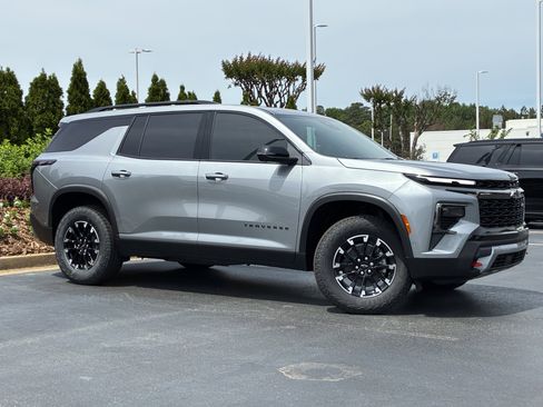 New 2026 Chevrolet Traverse Z71 w/ Enhanced Driving Package AWD/4WD image 3