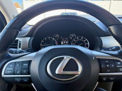 Used 2020 Lexus GX 460 Premium w/ Premium Package image 30