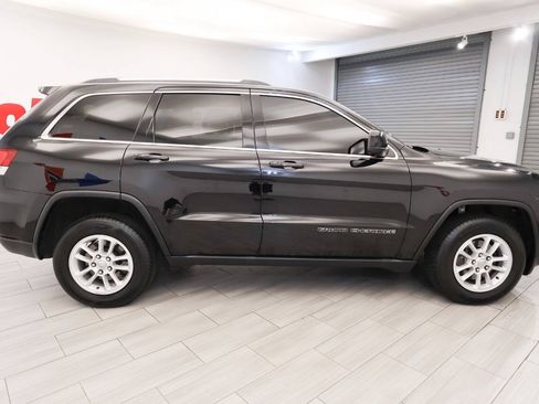 Used 2020 Jeep Grand Cherokee Laredo AWD/4WD image 6