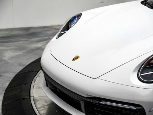 Used 2021 Porsche 911 Carrera 4 image 34