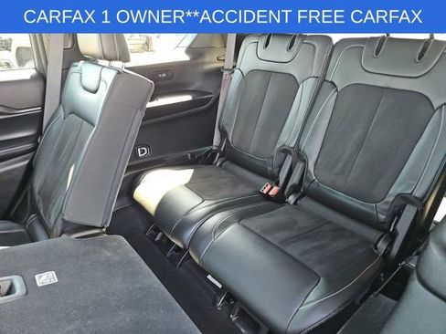 Used 2024 Jeep Grand Cherokee L Laredo image 32