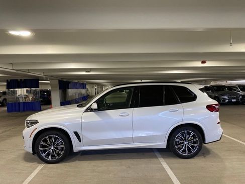 Used 2021 BMW X5 xDrive40i w/ M Sport Package AWD/4WD image 2