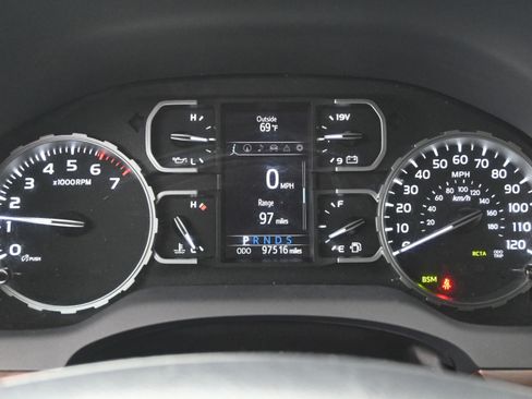 Used 2018 Toyota Tundra Limited w/ Limited Premium Package AWD/4WD image 26