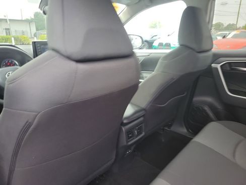 Used 2022 Toyota RAV4 XLE image 10