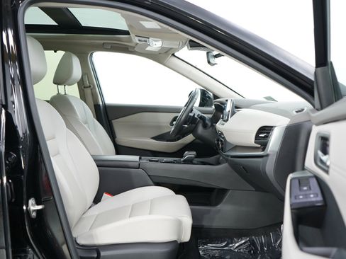 Used 2023 Nissan Rogue SV w/ SV Premium B Package AWD/4WD image 11