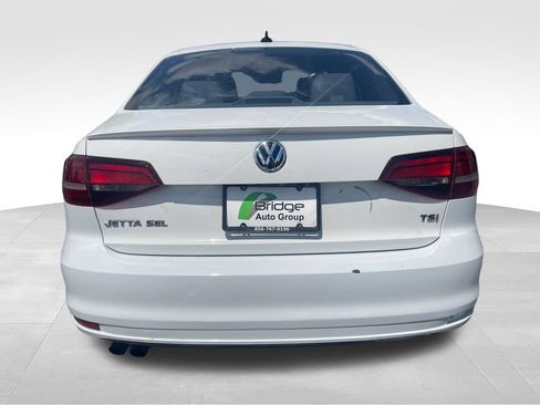Used 2016 Volkswagen Jetta SEL w/ Lighting Package FWD image 6
