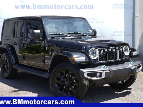 Used 2024 Jeep Wrangler Unlimited Sahara w/ Technology Group AWD/4WD image 1