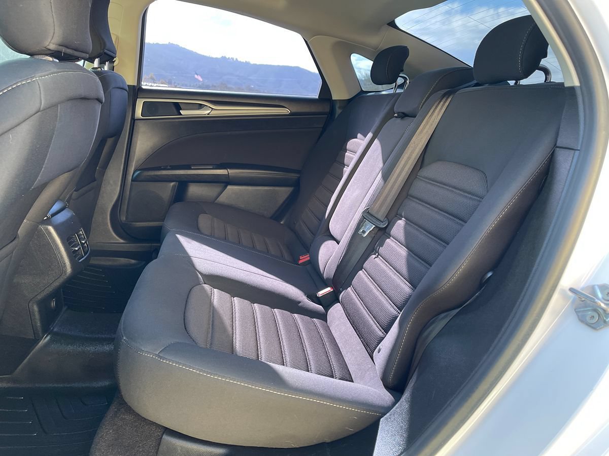 Used 2019 Ford Fusion SE FWD image 23