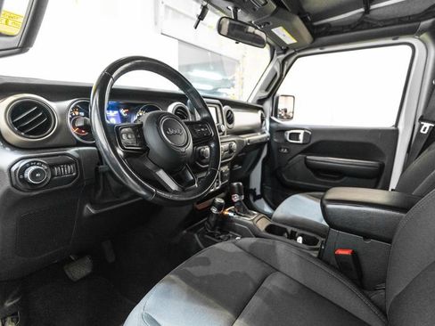 Used 2019 Jeep Wrangler Sport AWD/4WD image 4