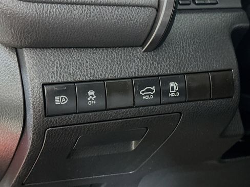 Used 2023 Toyota Camry SE image 10