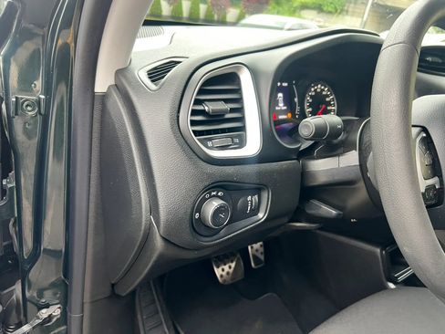Used 2021 Jeep Renegade Sport FWD image 14