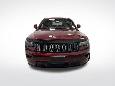 Used 2019 Jeep Grand Cherokee Altitude image 11