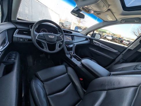 Used 2017 Cadillac XT5 Luxury image 6