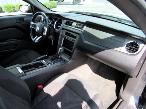 Used 2014 Ford Mustang Coupe image 19