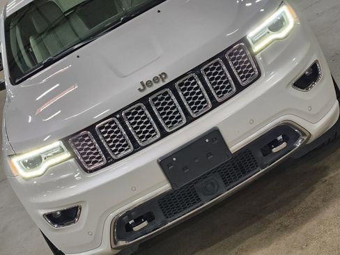 Used 2017 Jeep Grand Cherokee Overland w/ Jeep Active Safety Group image 19