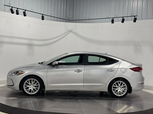 Used 2017 Hyundai Elantra Limited w/ Limited Tech Package 04 FWD image 14