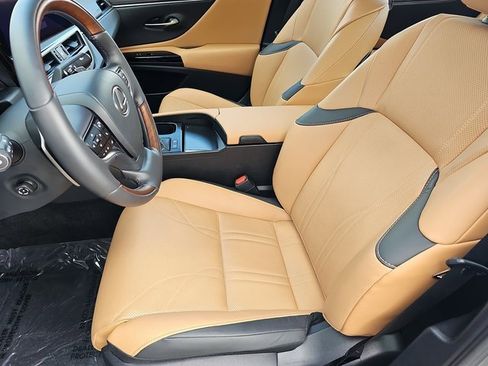 Certified 2023 Lexus ES 300h w/ Luxury Package image 15