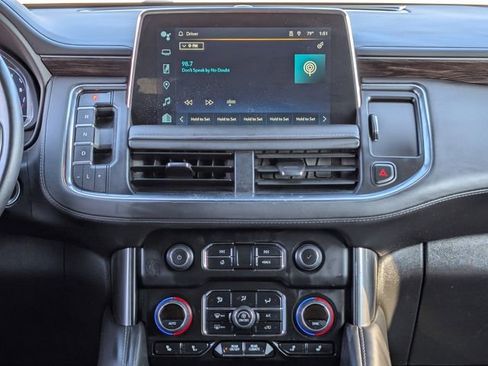 Used 2024 Chevrolet Suburban LT image 14