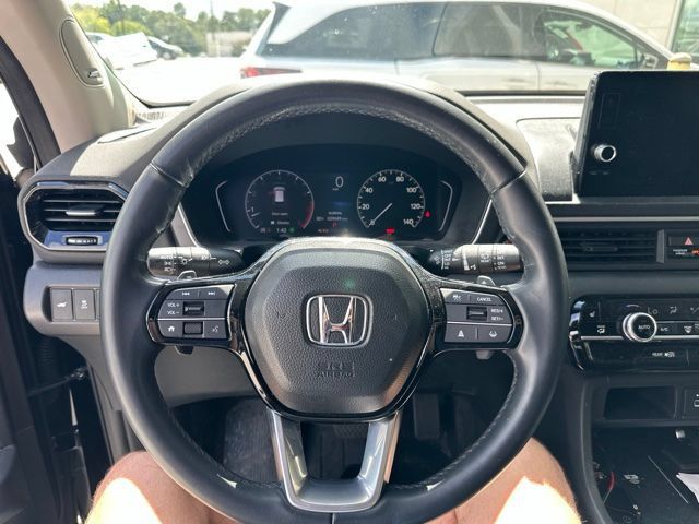 Used 2023 Honda Pilot Touring image 8